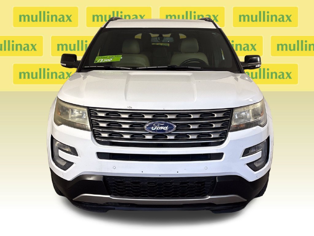 Used 2017 Ford Explorer XLT w/ Equipment Group 202A FWD image 16