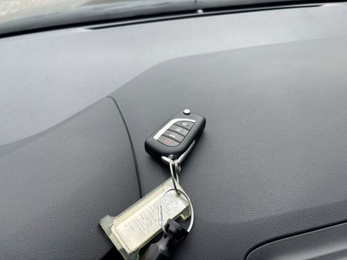 Used 2025 Toyota Corolla LE image 21