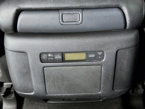 Used 2021 Nissan Armada SV image 25