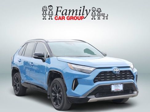 Used 2023 Toyota RAV4 XSE AWD/4WD image 2