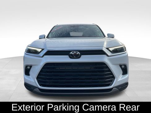 Used 2024 Toyota Grand Highlander XLE image 4