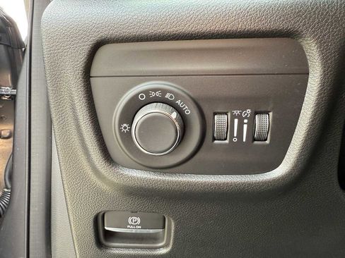 Used 2024 Jeep Grand Cherokee Altitude image 16