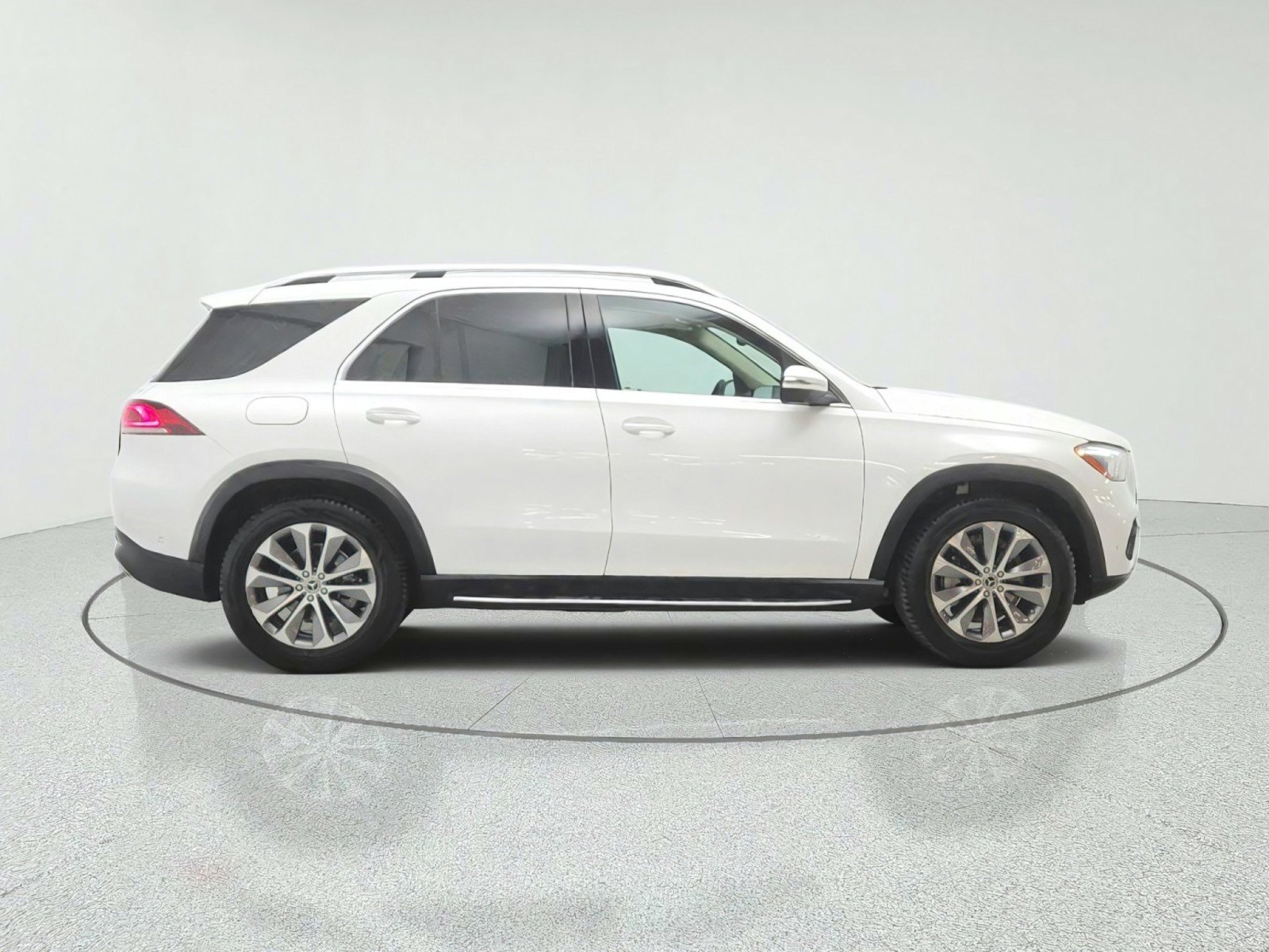 Used 2023 Mercedes-Benz GLE 350 4MATIC image 4