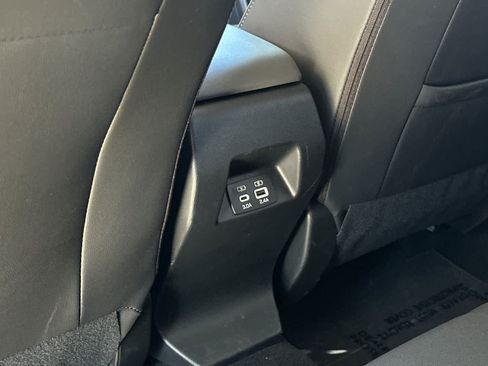 Used 2024 Subaru Crosstrek 2.0i Premium AWD/4WD image 14