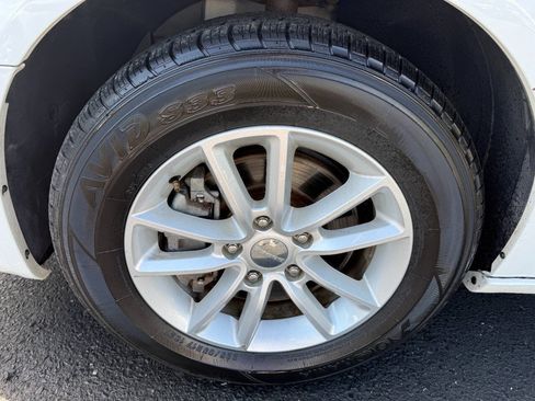 Used 2015 Dodge Grand Caravan SXT w/ Security Group FWD image 9