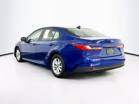Used 2025 Toyota Camry LE image 5