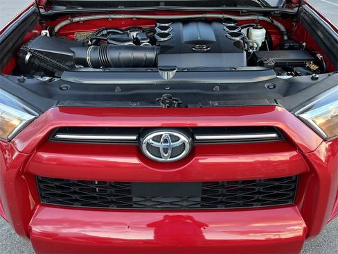 Used 2024 Toyota 4Runner SR5 image 28