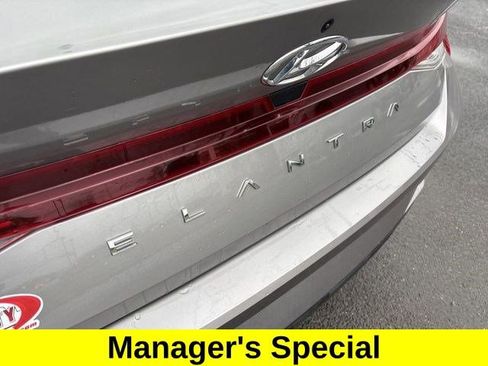 Used 2023 Hyundai Elantra SE image 44