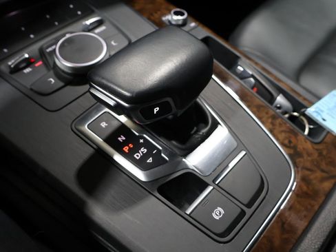 Used 2020 Audi Q5 2.0T Premium w/ Convenience Package image 32