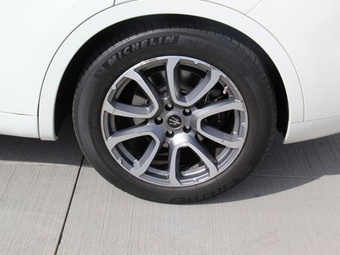 Used 2020 Maserati Levante S image 37