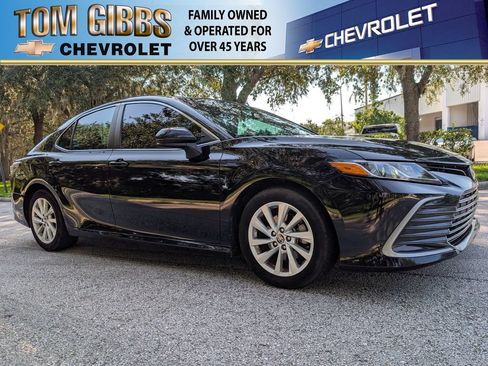 Used 2021 Toyota Camry LE FWD image 1