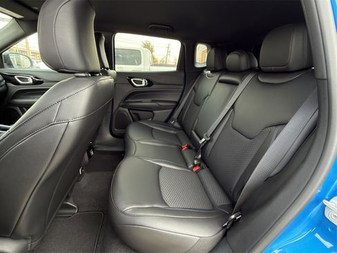 New 2026 Jeep Compass Latitude image 20