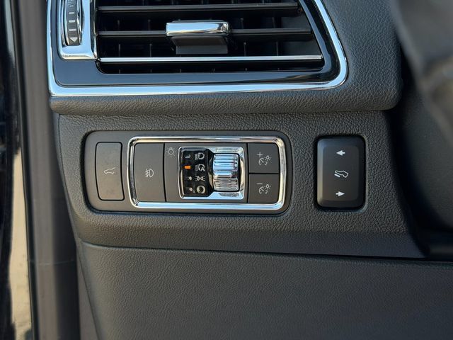Used 2022 Lincoln Navigator Reserve AWD/4WD image 46