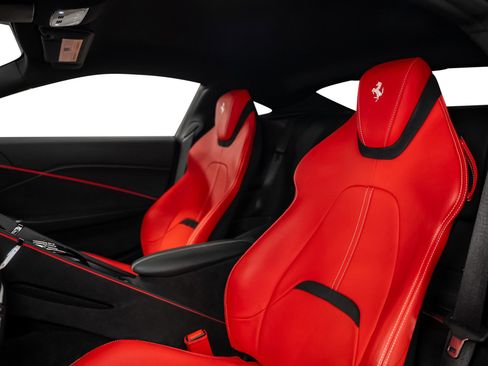 Used 2022 Ferrari Roma image 33