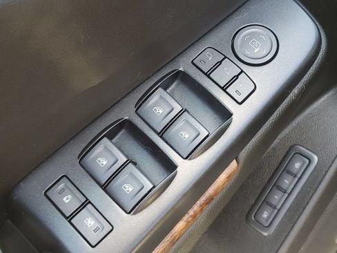 Used 2019 Chevrolet Tahoe Premier AWD/4WD image 24