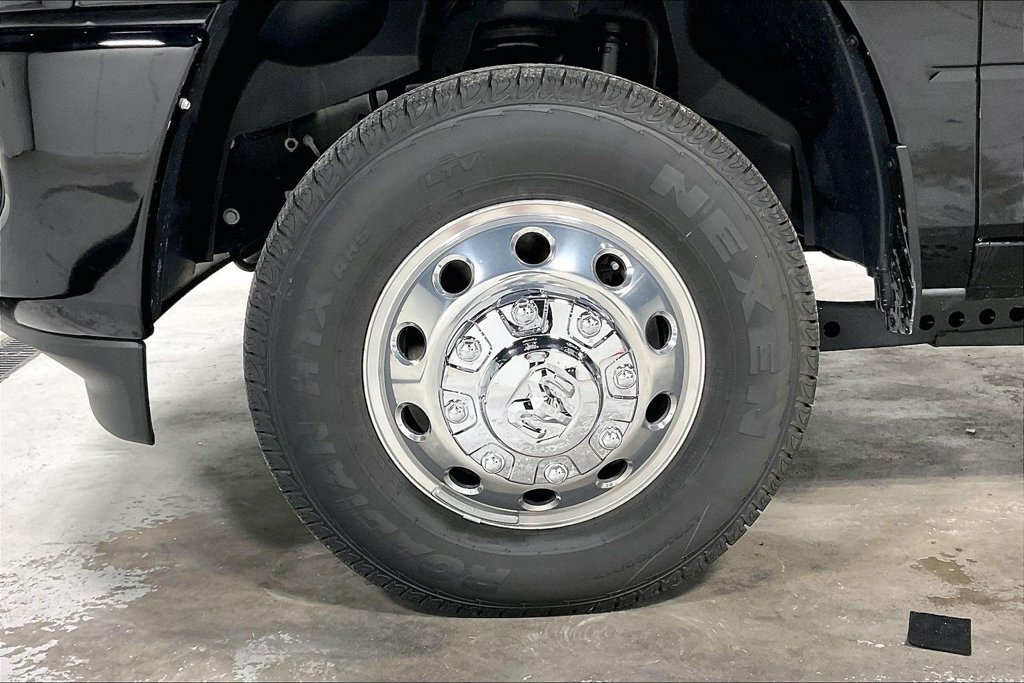 New 2026 RAM 3500 Laramie w/ Sport Appearance Package AWD/4WD image 26