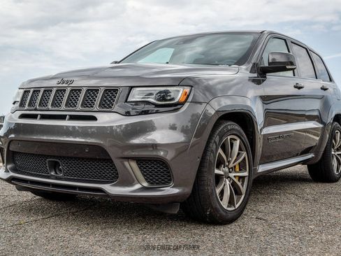 Used 2018 Jeep Grand Cherokee Trackhawk AWD/4WD image 12