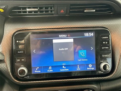 Used 2021 Nissan Kicks SV image 9