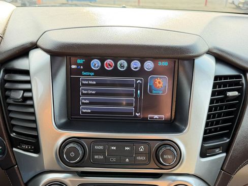 Used 2018 Chevrolet Suburban LT image 71