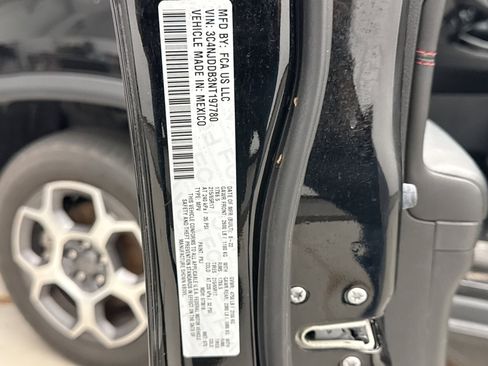 Used 2022 Jeep Compass Trailhawk AWD/4WD image 11