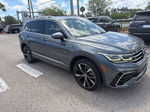 Used 2022 Volkswagen Tiguan SEL R-Line image 14