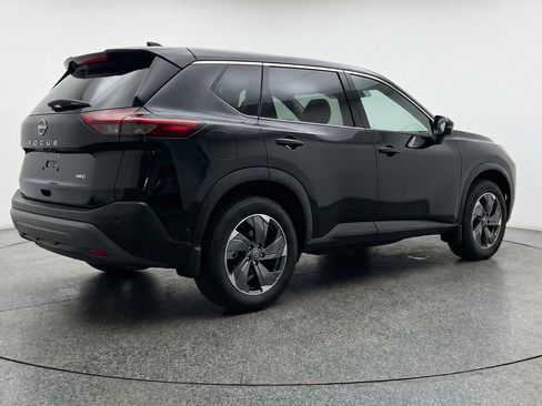 Used 2025 Nissan Rogue SV image 9