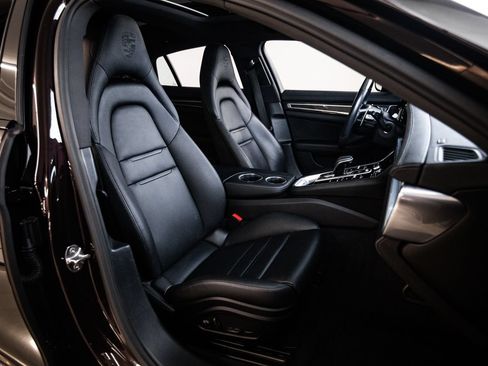 Certified 2023 Porsche Panamera Platinum Edition RWD image 29