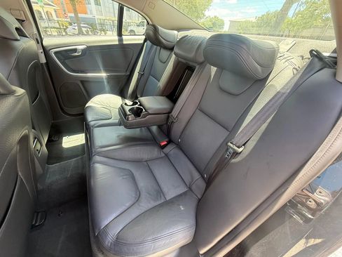 Used 2013 Volvo S60 T5 FWD image 11