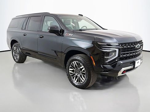 Used 2025 Chevrolet Suburban Z71 AWD/4WD image 43