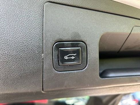 Used 2018 Cadillac XT5 Luxury w/ Driver Awareness Package FWD image 43