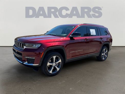 Used 2023 Jeep Grand Cherokee L Limited w/ Luxury Tech Group II image 3