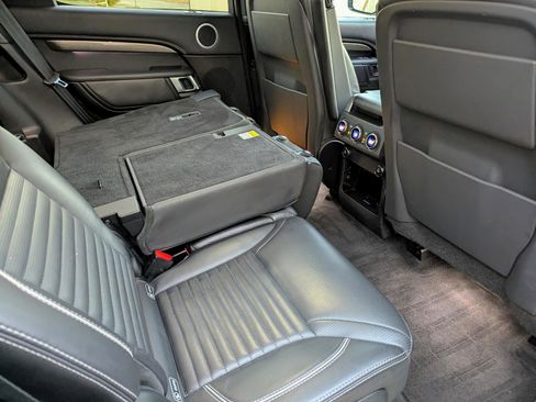 Used 2017 Land Rover Discovery HSE Luxury image 10