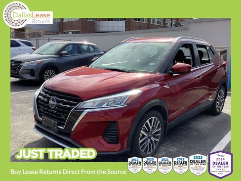 Used 2023 Nissan Kicks SV image 1