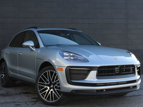 New 2026 Porsche Macan image 7