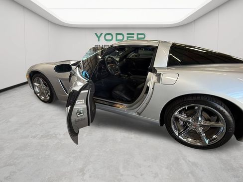 Used 2011 Chevrolet Corvette Coupe w/ Preferred Equipment Group RWD image 33