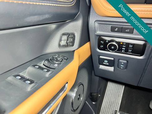 Used 2024 Ford Expedition Platinum AWD/4WD image 13
