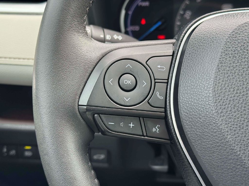 Used 2021 Toyota RAV4 Limited AWD/4WD image 24