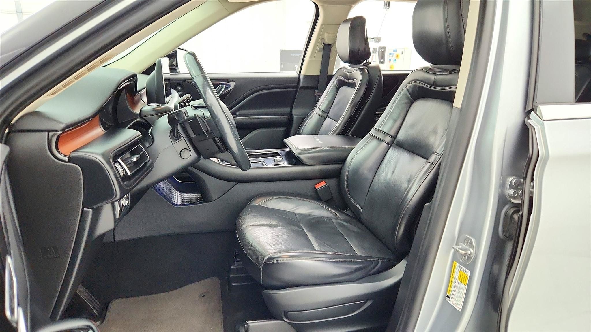 Used 2020 Lincoln Aviator Reserve w/ Elements Package Plus AWD/4WD image 26