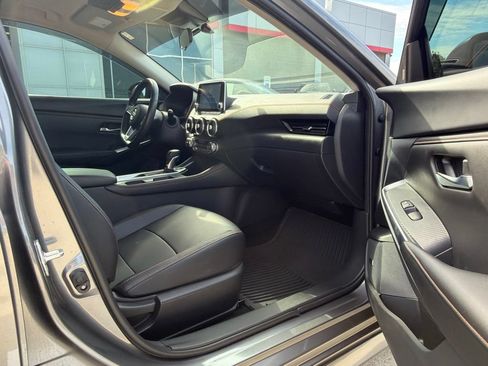 Used 2023 Nissan Sentra SR w/ SR Premium Package FWD image 13