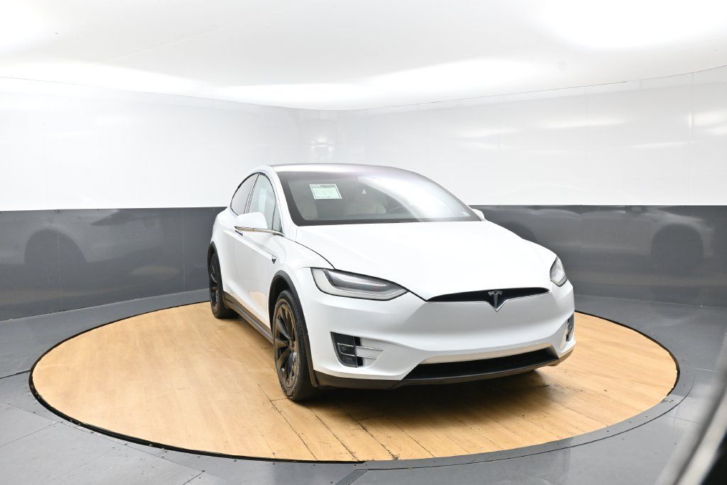 Used 2021 Tesla Model X Long Range AWD/4WD image 3