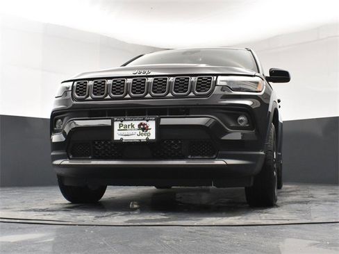 New 2026 Jeep Compass Latitude image 20