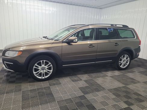 Used 2016 Volvo XC70 T5 Premier w/ Proximity Package AWD/4WD image 8