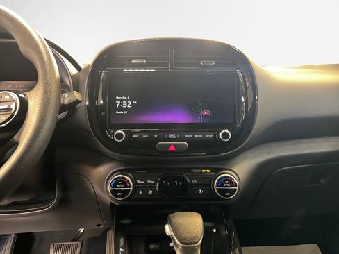 Used 2023 Kia Soul S FWD image 22