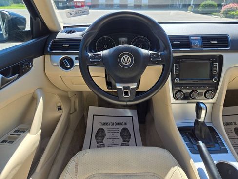 Used 2013 Volkswagen Passat 2.5 SE FWD image 34