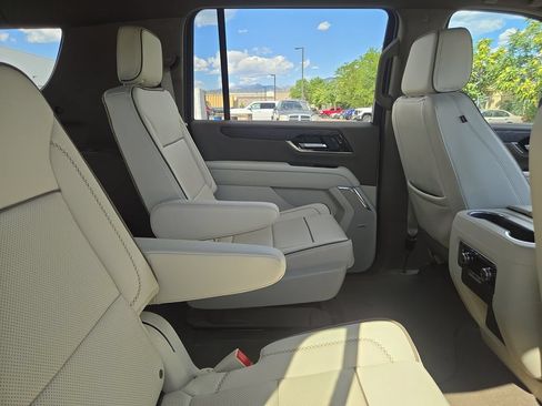 Used 2026 GMC Yukon XL Denali w/ Sun & Power Step Package AWD/4WD image 6