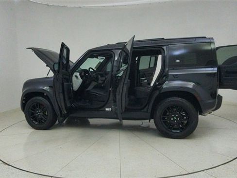 Used 2024 Land Rover Defender 110 S image 74