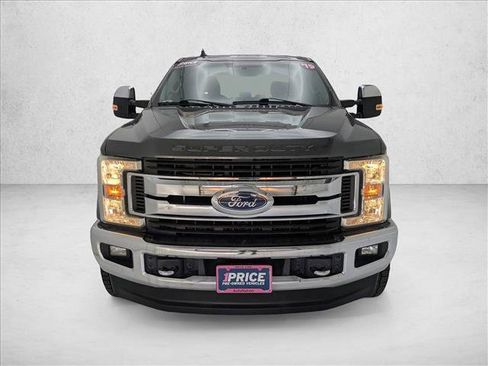 Used 2019 Ford F250 XLT w/ XLT Premium Package image 2