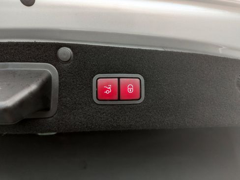 Used 2016 Mercedes-Benz S 550 4MATIC Sedan image 48