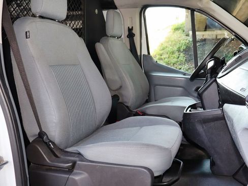 Used 2018 Ford Transit 250 130 Low Roof RWD image 22