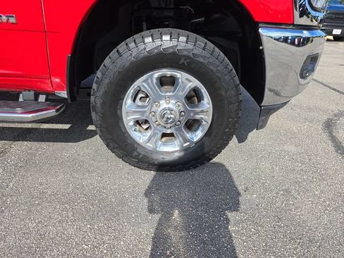 Used 2024 RAM 2500 Big Horn w/ Safety Group AWD/4WD image 18